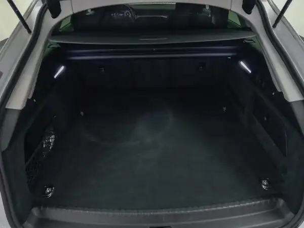 AUDI A6 Avant TFSI e 55 TFSI e quattro sport Pano HUD MTRX (12/19)