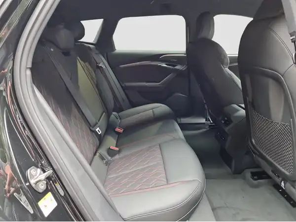 AUDI A6 Avant e-tron qu. (15/16)