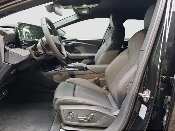 AUDI A6 Avant e-tron qu. (8/16)