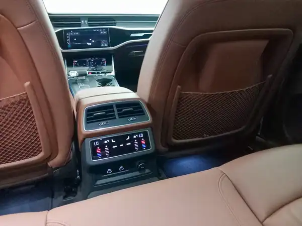 AUDI A6 Avant 50 TFSI e qu 360 el.Sitz HUD Alarm Business (14/22)