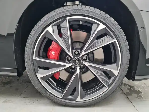 AUDI S6 Avant TDI (15/18)