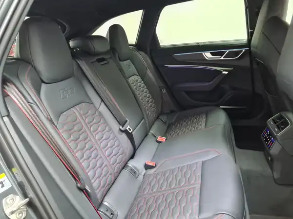 AUDI RS6 Avant performance (16/18)