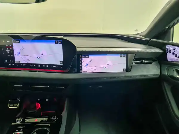 AUDI A6 Avant e-tron performance 270 kW (13/20)
