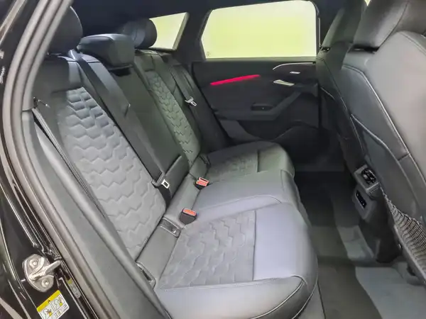 AUDI A6 Avant e-tron performance 270 kW (18/20)
