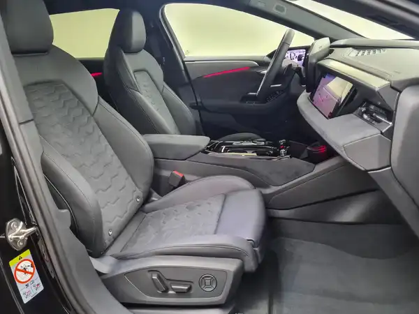 AUDI A6 Avant e-tron performance 270 kW (19/20)