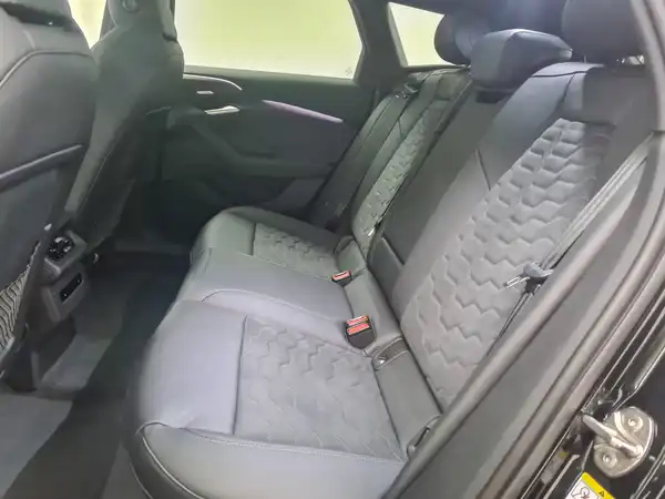 AUDI A6 Avant e-tron performance 270 kW (9/20)