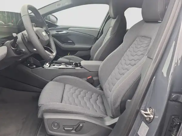 AUDI A6 Avant e-tron qu. (8/16)