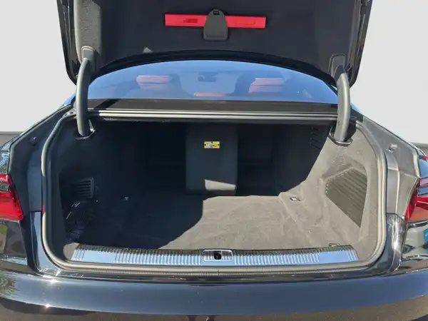 AUDI A8 3.0 TDI qu. Assistenz Stadt MATRIX Virtual (13/16)