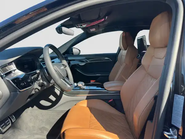 AUDI A8 3.0 TDI qu. Assistenz Stadt MATRIX Virtual (8/16)