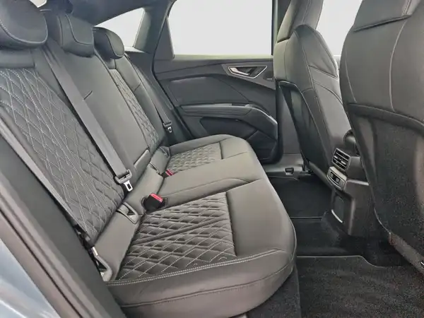AUDI Q4 Sportback e-tron 50 qu. Assistenz+ ACC MATRIX Navi+ (16/16)
