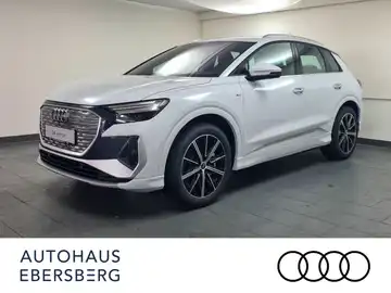AUDI Q4 55 e-tron quattro S line (1/18)