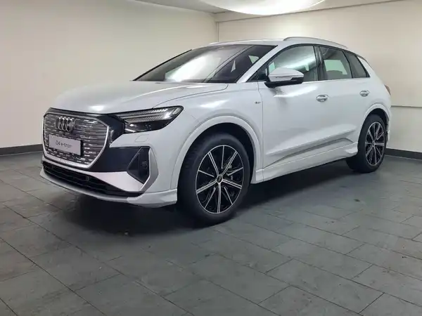 AUDI Q4 55 e-tron quattro S line (2/18)