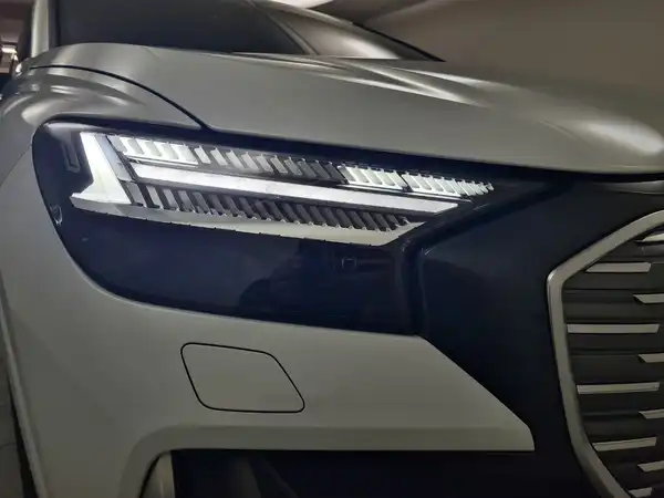 AUDI Q4 55 e-tron quattro S line (14/18)