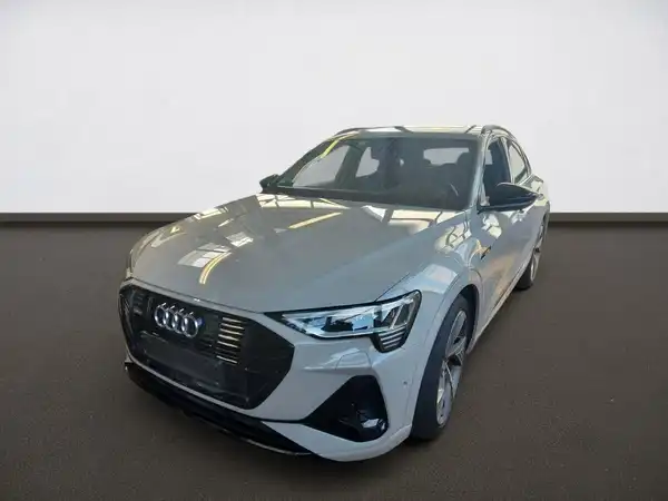 AUDI e-tron Sportback S-line quattro (2/4)