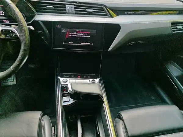 AUDI e-tron Sportback S-line quattro (12/16)