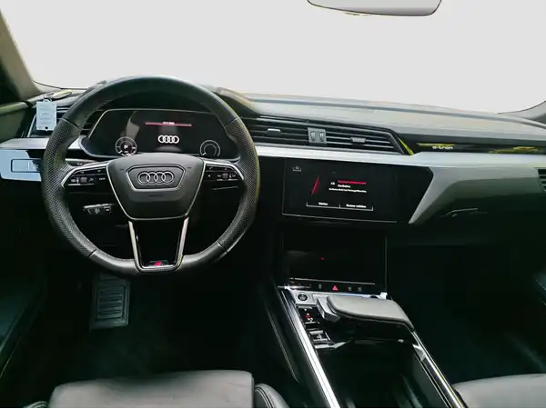 AUDI e-tron Sportback S-line quattro (10/16)