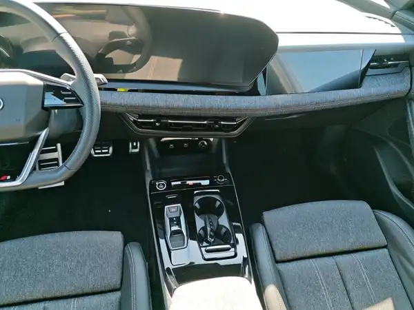 AUDI Q6 e-tron black TechPlus S line LM21 Kompaktlader (12/17)