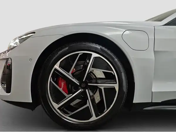 AUDI e-tron GT exclusive qu. Pano LED Navi+ W-Pumpe (17/17)