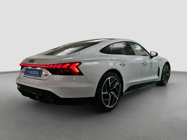 AUDI e-tron GT exclusive qu. Pano LED Navi+ W-Pumpe (5/17)
