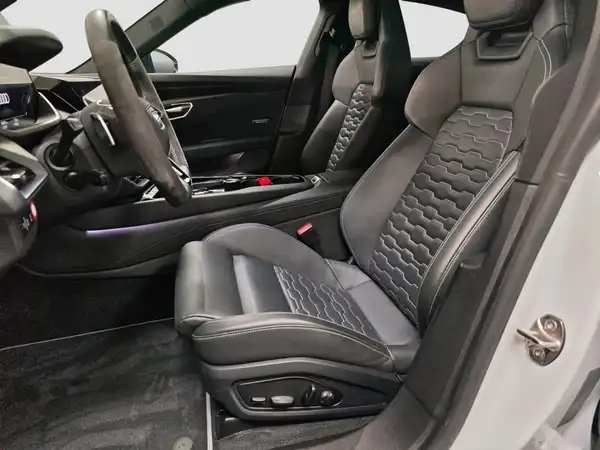 AUDI e-tron GT exclusive qu. Pano LED Navi+ W-Pumpe (8/17)