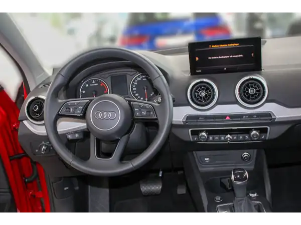 AUDI Q2 advanced 30 TDI 5JGar 18Zoll el.Heck SHZ (6/15)