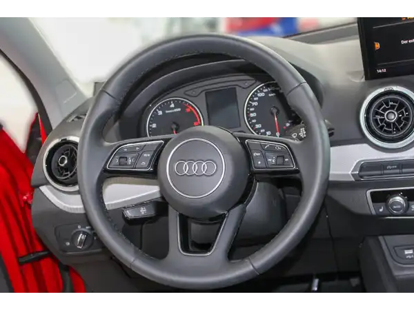 AUDI Q2 advanced 30 TDI 5JGar 18Zoll el.Heck SHZ (9/15)