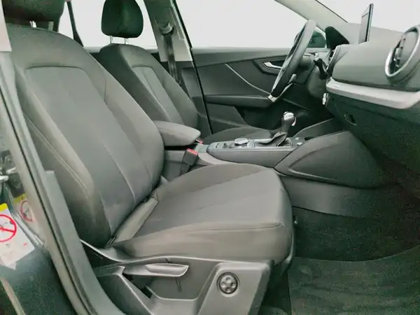 AUDI Q2 advanced 40 TFSI qu 5JGar ACC virtual Kamera Alarm (14/16)