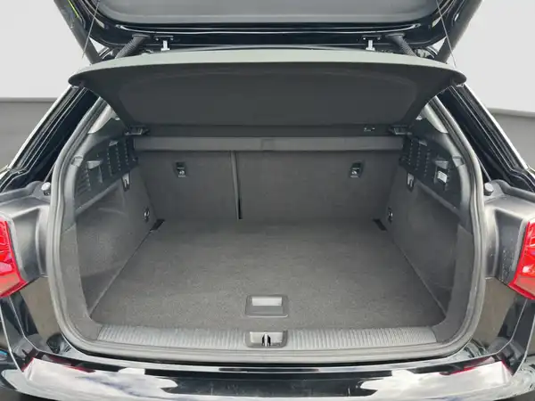 AUDI Q2 sport 25 TFSI (13/16)