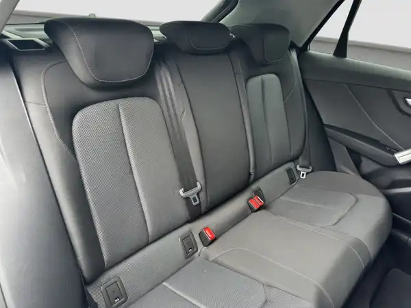 AUDI Q2 sport 25 TFSI (15/16)