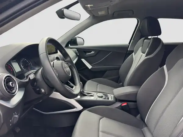 AUDI Q2 sport 25 TFSI (8/16)
