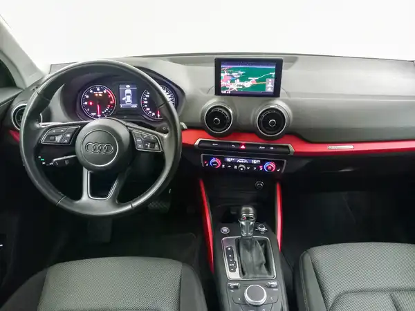 AUDI Q2 sport 35 TFSI 5JGar Kamera Navi LED PDC DAB (13/23)