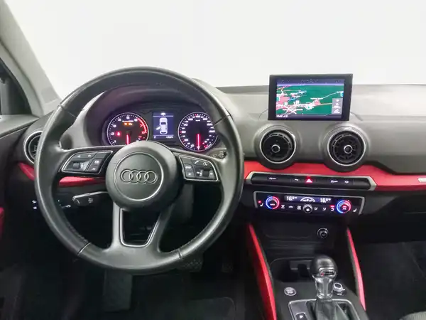 AUDI Q2 sport 35 TFSI 5JGar Kamera Navi LED PDC DAB (14/23)