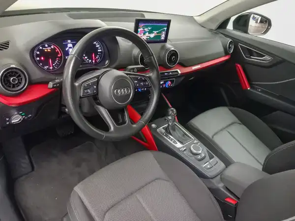AUDI Q2 sport 35 TFSI 5JGar Kamera Navi LED PDC DAB (10/23)
