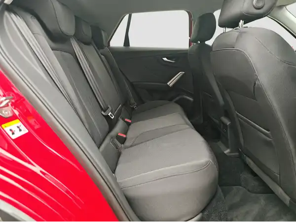 AUDI Q2 advanced 35 TDI 5JGar virtual AHK sound+ (15/16)