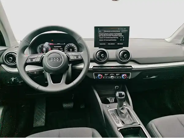 AUDI Q2 advanced 35 TDI 5JGar virtual AHK sound+ (10/16)