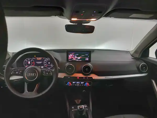 AUDI Q2 Advanced 5JGar Virtual Navi+ GRA SHZ (11/15)