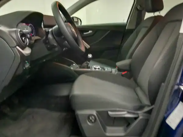 AUDI Q2 Advanced 5JGar Virtual Navi+ GRA SHZ (8/15)