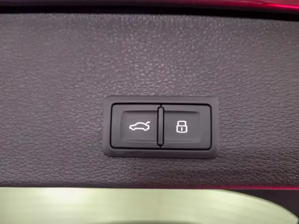 AUDI SQ2 5JGar Virtual Navi MTRX RFK PDC AHK SHZ (14/20)