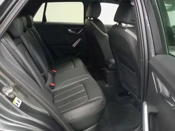 AUDI SQ2 5JGar Virtual Navi MTRX RFK PDC AHK SHZ (18/20)