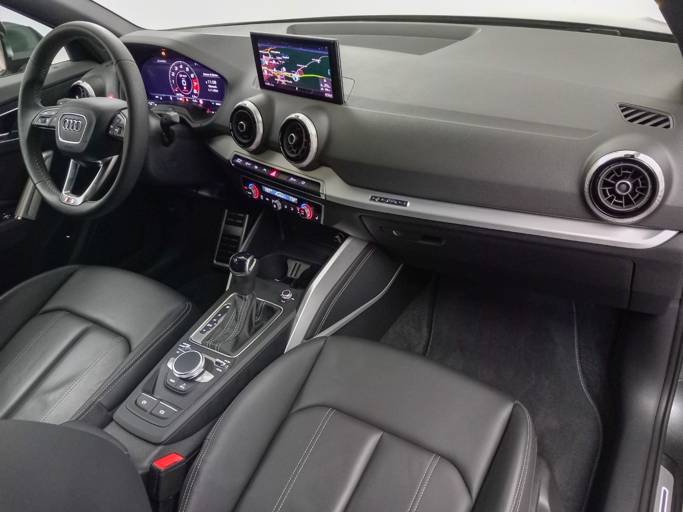 AUDI SQ2 5JGar Virtual Navi MTRX RFK PDC AHK SHZ (20/20)