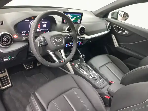 AUDI SQ2 5JGar Virtual Navi MTRX RFK PDC AHK SHZ (9/20)