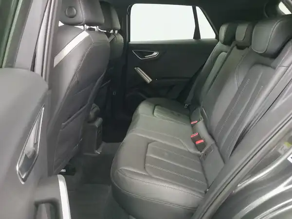 AUDI SQ2 5JGar Virtual Navi MTRX RFK PDC AHK SHZ (10/20)