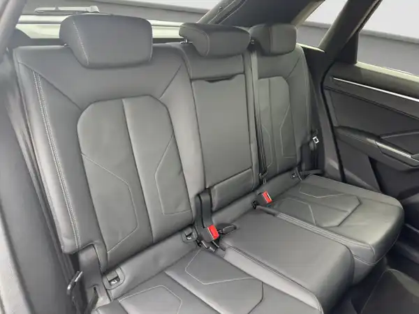 AUDI Q3 S line 40 TFSI qu Business Navi+ Virtual+ Connect (15/16)