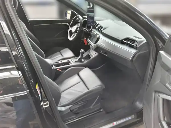 AUDI Q3 S line 40 TFSI qu Business Navi+ Virtual+ Connect (4/4)