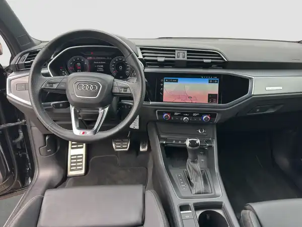 AUDI Q3 S line 40 TFSI qu Business Navi+ Virtual+ Connect (10/16)