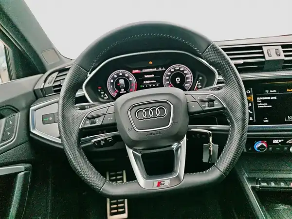 AUDI Q3 Sportback S line 40 TFSI qu Assist+ virtual App MATRX (11/17)
