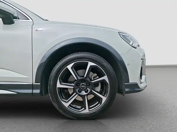 AUDI Q3 Sportback S line 40 TFSI qu Assist+ virtual App MATRX (17/17)