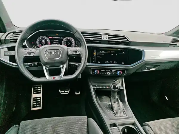 AUDI Q3 Sportback S line 40 TFSI qu Assist+ virtual App MATRX (10/17)