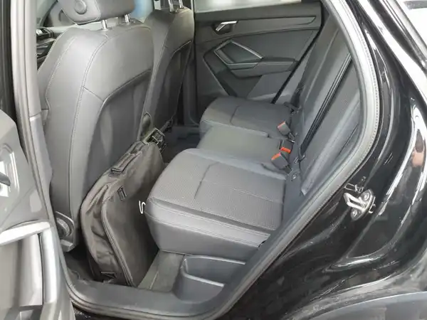 AUDI Q3 Sportback 45 TFSI e Hybrid Assist+ Business S line LED (7/10)