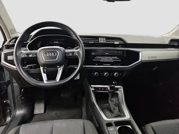 AUDI Q3 35 TDI virtual Business Navi+ connect (10/17)